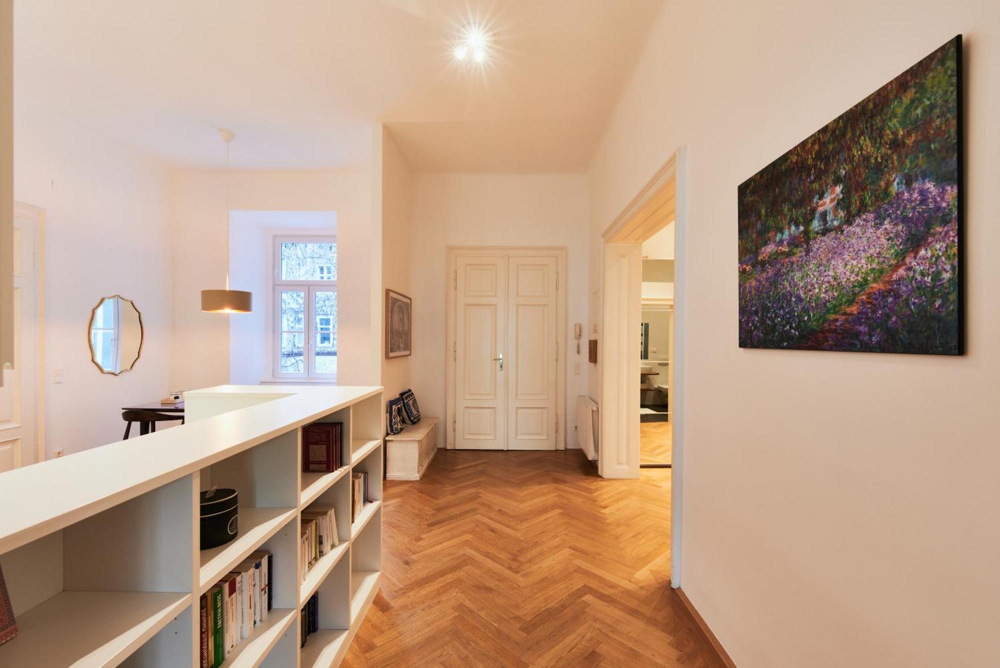 Spacious & Elegant, Ideal Location Apartament Viena
