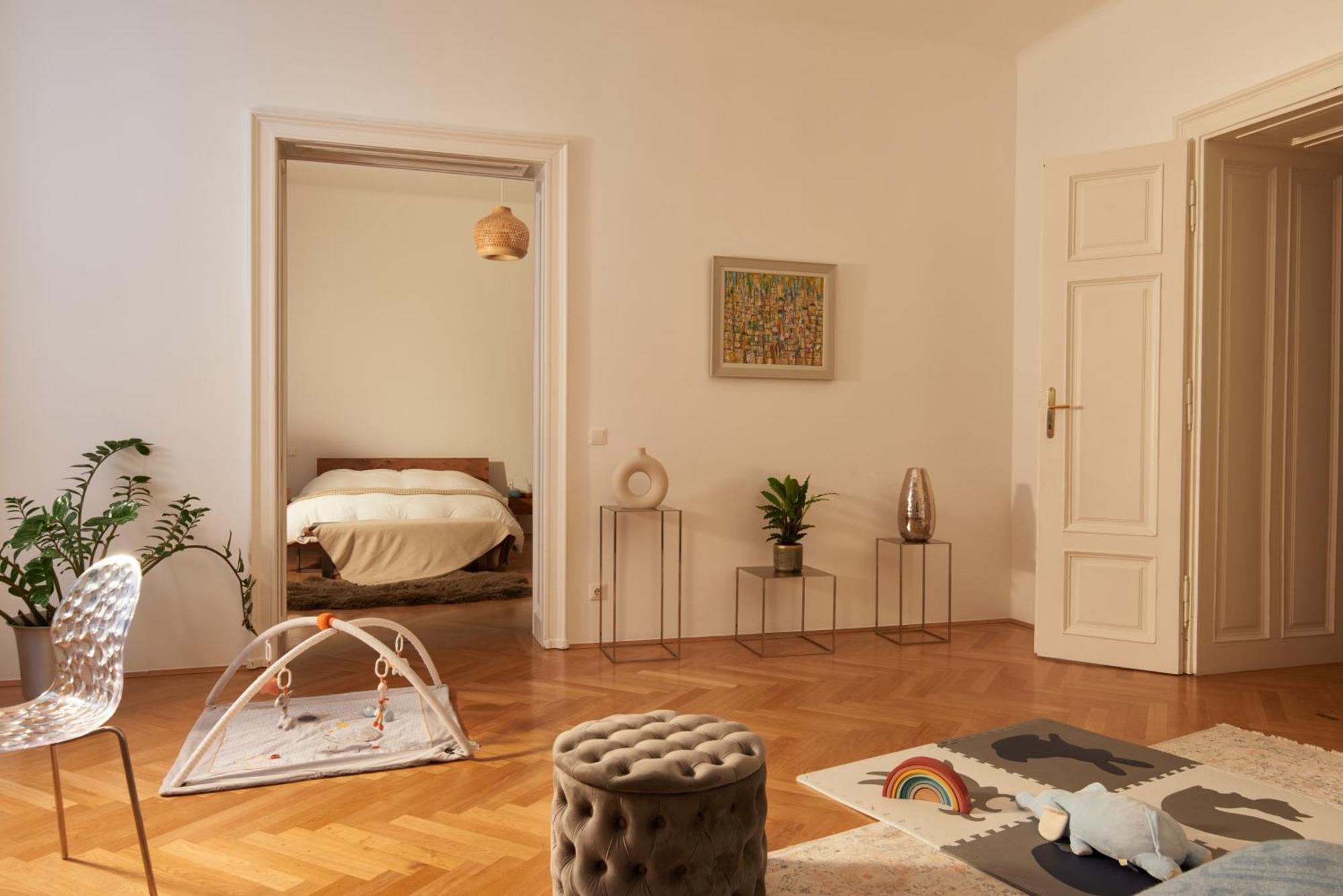 Spacious & Elegant, Ideal Location Apartament Viena